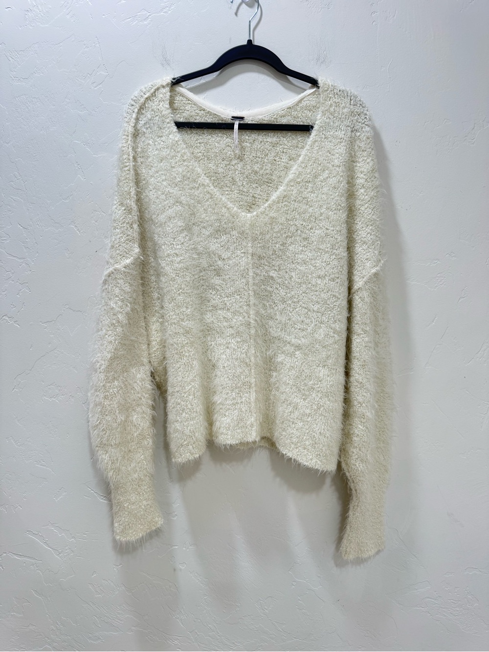 Free People Icing Fuzzy Knit Pullover Sweater Large Ivory V-Neck Oversized - Picture 6 of 15